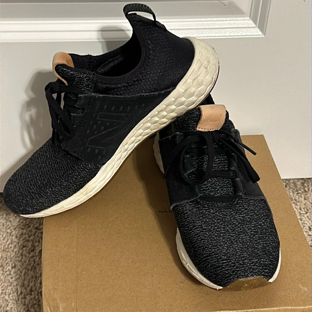 Women’s new balance sneakers